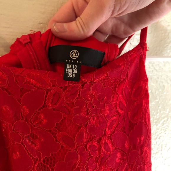 SOLD Missguided lace red dress - Picture 3 of 9